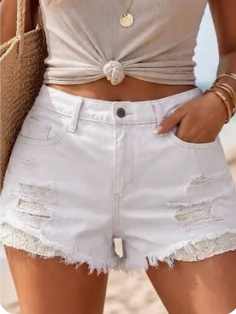 NEW✨HOLLISTER HIGH RISE SHORTS DISTRESSED w LACE